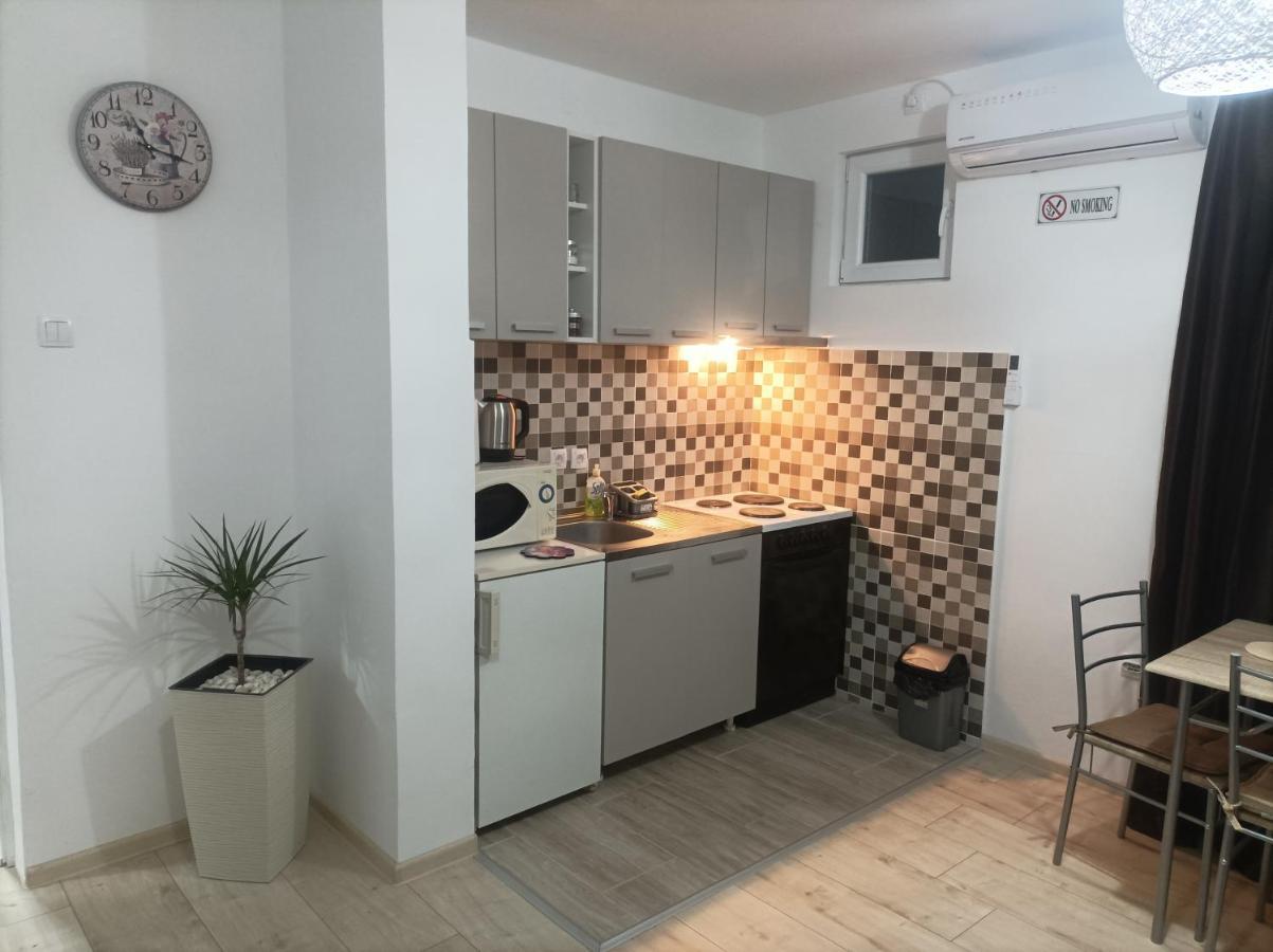 Apartmani Marija Zemun Zemun Polje Kültér fotó