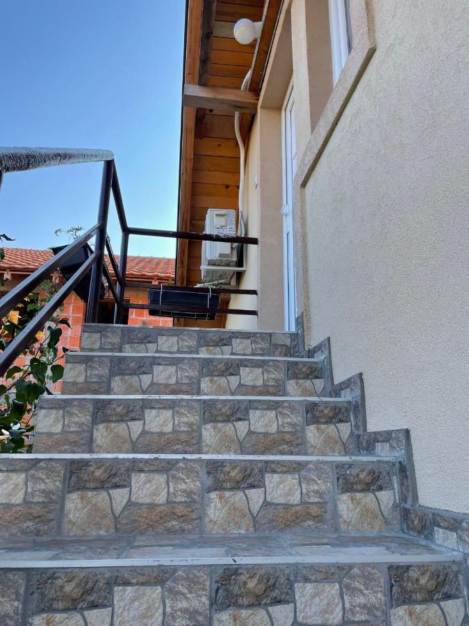 Apartmani Marija Zemun Zemun Polje Kültér fotó
