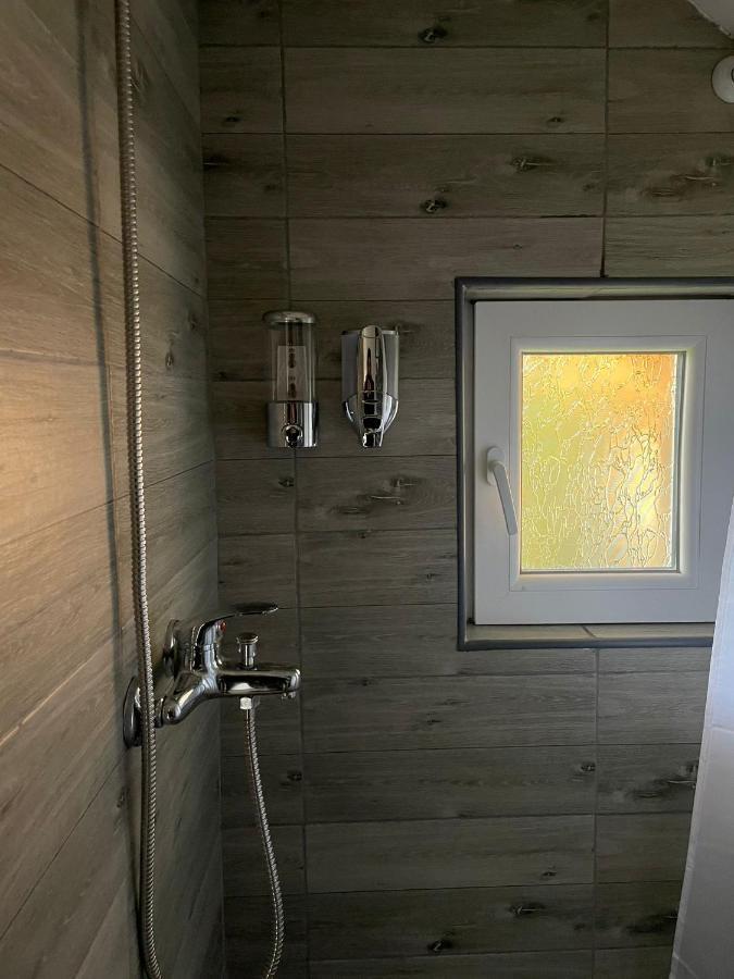 Apartmani Marija Zemun Zemun Polje Kültér fotó