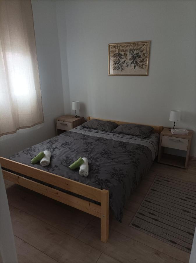 Apartmani Marija Zemun Zemun Polje Kültér fotó