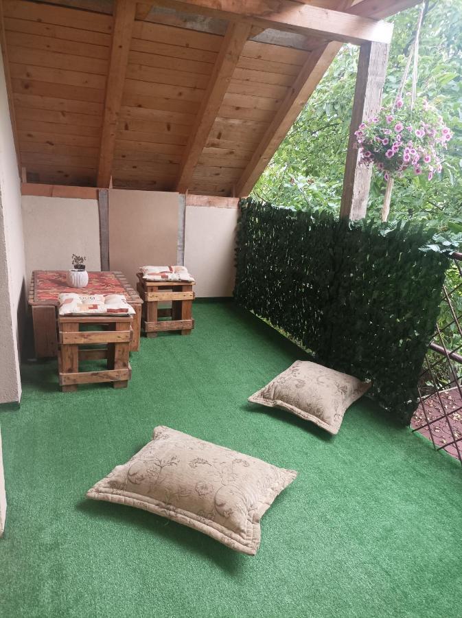 Apartmani Marija Zemun Zemun Polje Kültér fotó